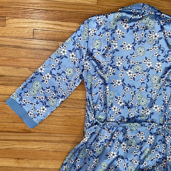 ADONNA Blue Floral Robe - Picture 4 of 11